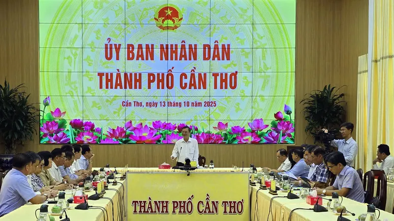Quang cảnh buổi làm việc