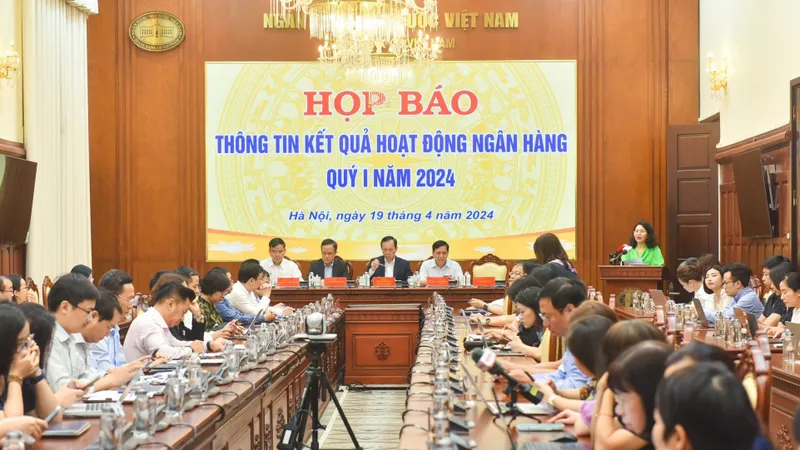 Tín dụng lấy lại đà tăng trưởng, lãi suất cho vay bình quân giảm 0,6%