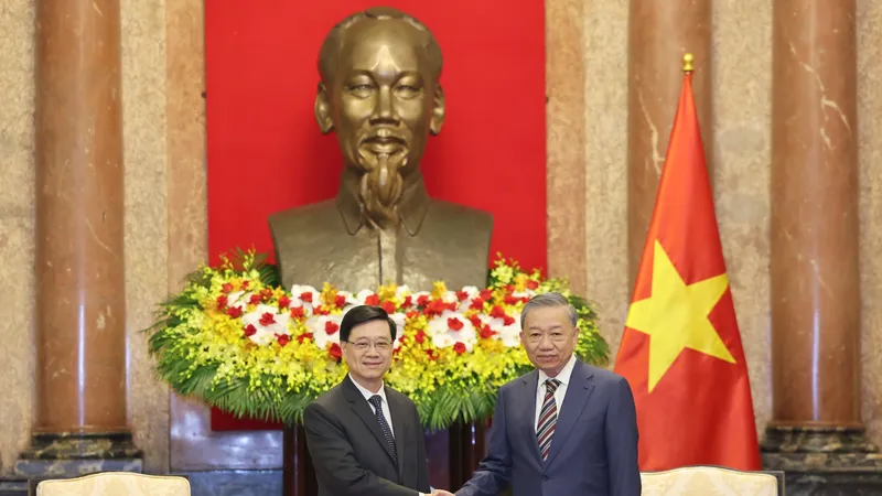 Chủ tịch nước Tô Lâm tiếp Trưởng Khu hành chính đặc biệt Hồng Kông (Trung Quốc)