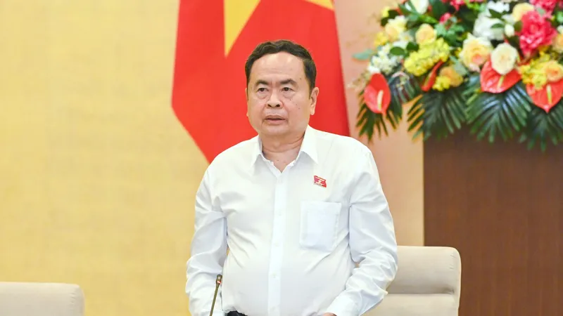 Yêu cầu kiểm soát chặt tình trạng chênh lệch giá bán thuốc và quảng cáo thực phẩm chức năng tràn lan