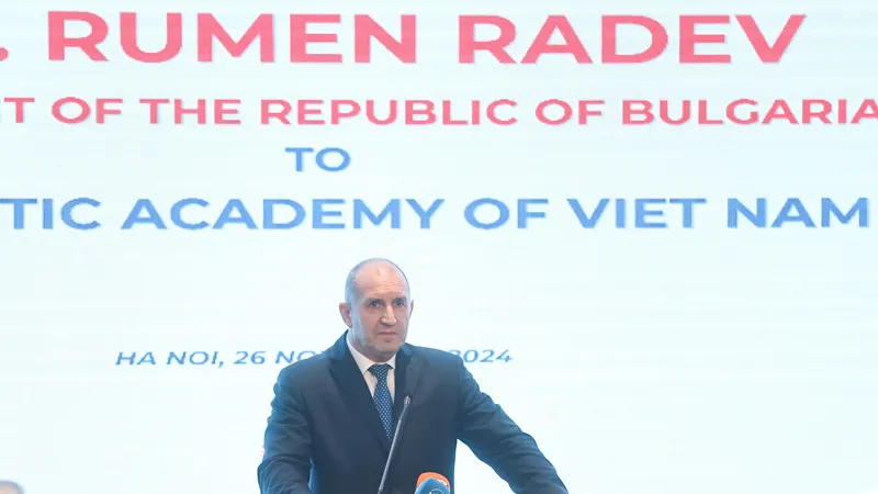 Tổng thống Bulgaria Rumen Radev thăm Học viện Ngoại giao