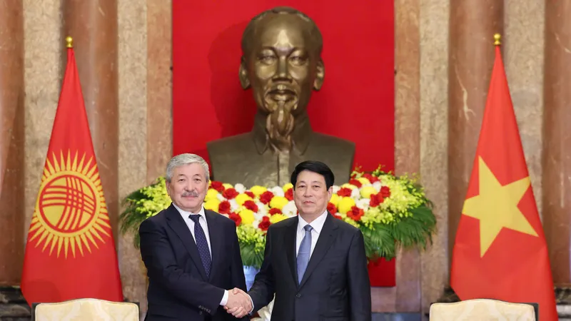 Đề nghị Kyrgyzstan ủng hộ lập trường của Việt Nam về vấn đề Biển Đông