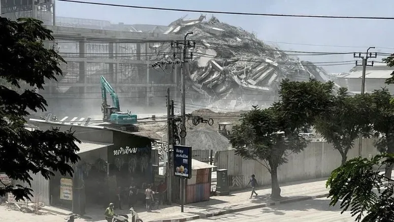 Lãnh đạo Việt Nam gửi điện thăm hỏi Thái Lan và Myanmar về vụ động đất 