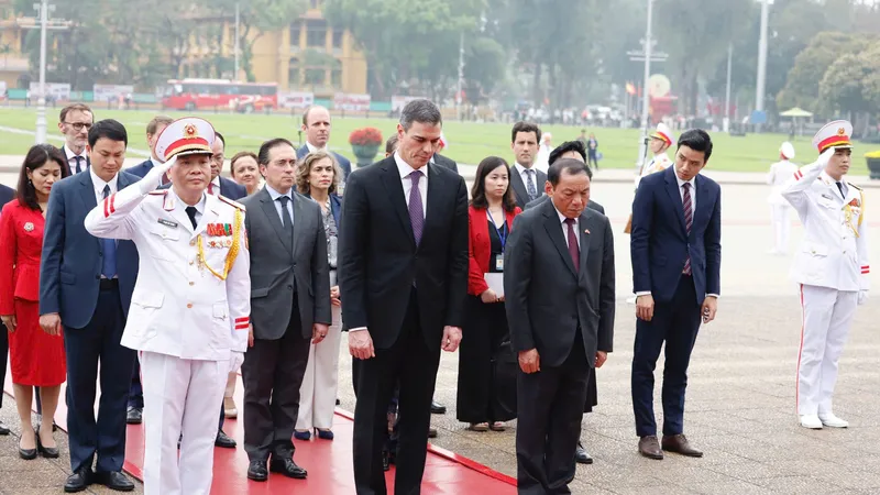 Thủ tướng Vương quốc Tây Ban Nha Pedro Sánchez vào Lăng viếng Chủ tịch Hồ Chí Minh