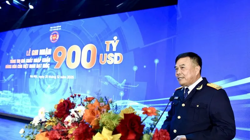 Tổng kim ngạch xuất nhập khẩu Việt Nam đạt kỷ lục hơn 900 tỷ USD