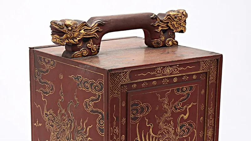 2 cổ vật thời Nguyễn trị giá gần 35 tỷ đồng sắp về đến Việt Nam