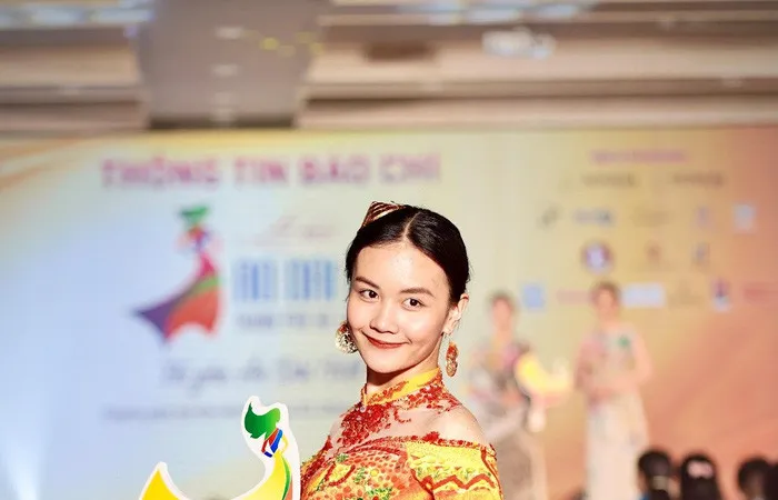 Tinh hoa Áo dài Việt