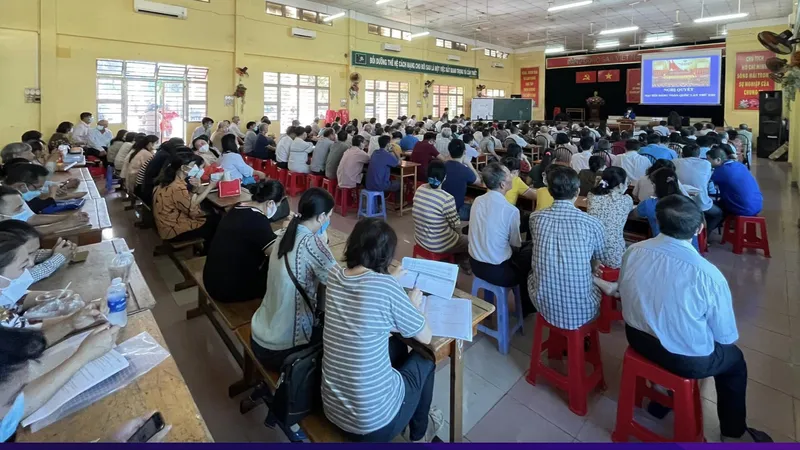 Buổi sinh hoạt chuyên đề về công tác xây dựng Đảng cho các đồng chí là bí thư, phó bí thư, cấp ủy viên cơ sở ở phường Tân Kiểng, quận 7. Ảnh: THU HƯỜNG