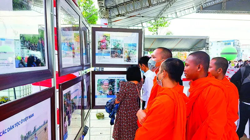 Triển lãm hơn 600 ảnh, tư liệu về dân tộc, tôn giáo ở Việt Nam