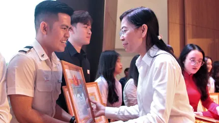 Tuyên dương 135 sinh viên Lào, Campuchia tiêu biểu