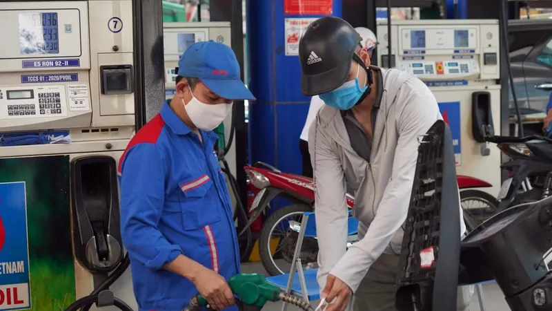 Hôm nay, tiếp tục điều chỉnh giá xăng dầu 