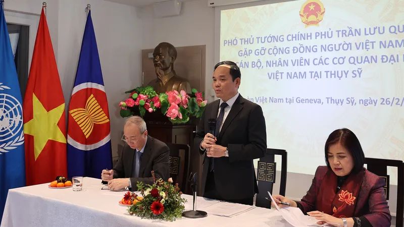 Phó Thủ tướng Trần Lưu Quang phát biểu tại trụ sở Phái đoàn thường trực Việt Nam tại Geneva (Thụy Sĩ) nhân dịp tham dự Phiên họp cấp cao khóa họp lần thứ 52 Hội đồng Nhân quyền Liên hiệp quốc. Ảnh: TTXVN