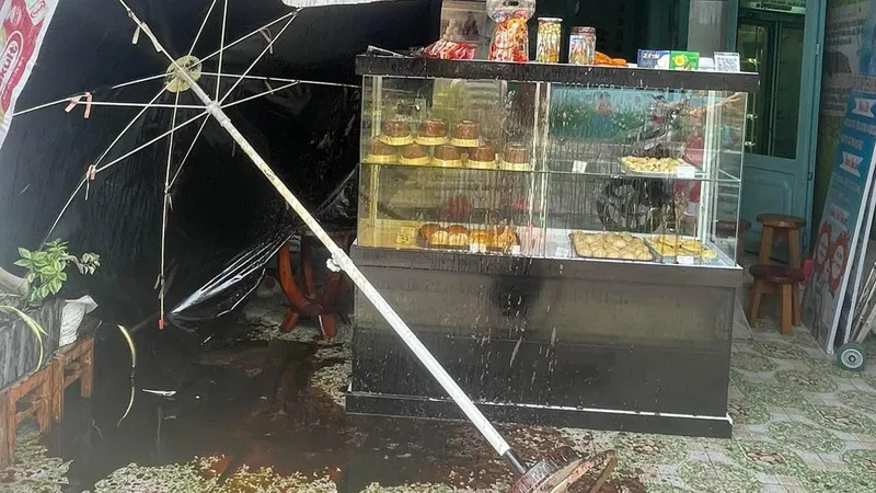 Vụ tạt chất bẩn vào tiệm bánh ở Tiền Giang: 5 đối tượng bị công an mời làm việc