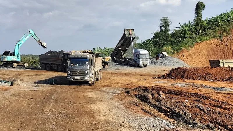 Mỏ đất đắp tại huyện Xuân Lộc, tỉnh Đồng Nai cung cấp cho việc thi công các hạng mục dự án Phan Thiết - Dầu Giây