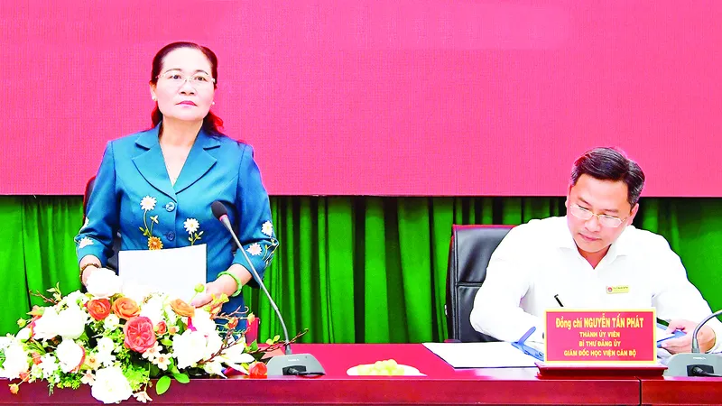 Chủ tịch HĐND TPHCM Nguyễn Thị Lệ phát biểu tại buổi kiểm tra. Ảnh: VIỆT DŨNG