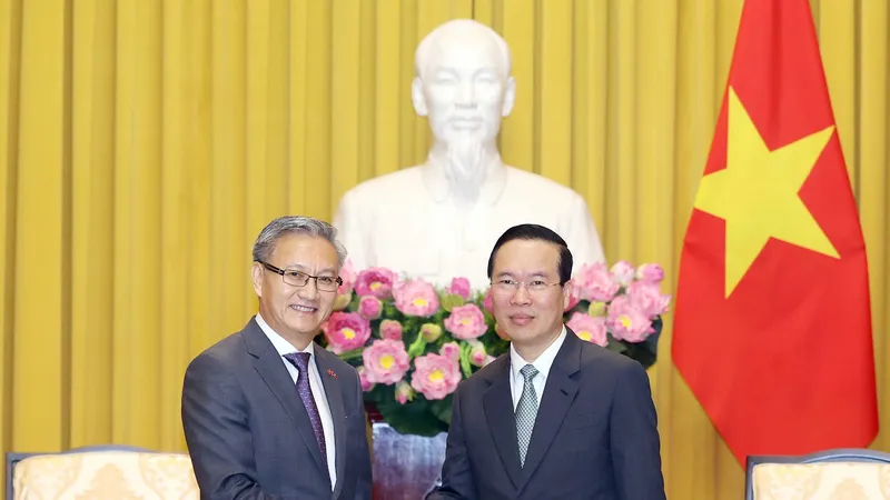 Chủ tịch nước Võ Văn Thưởng tiếp Trưởng Ban Đối ngoại Trung ương Đảng Nhân dân Cách mạng Lào Thongsavanh Phomvihane. Ảnh: TTXVN