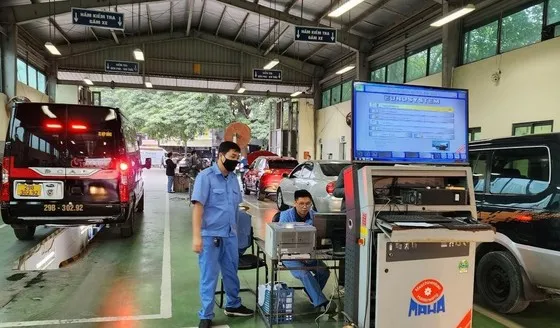 Trung tâm đăng kiểm rút ngắn thời gian nghỉ lễ để phục vụ người dân