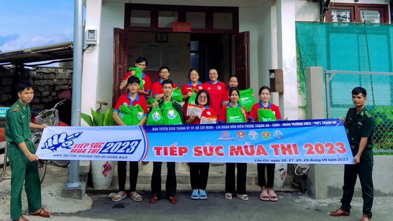 TPHCM: Thí sinh xã đảo Thạnh An vào đất liền chuẩn bị cho Kỳ thi tốt nghiệp THPT 