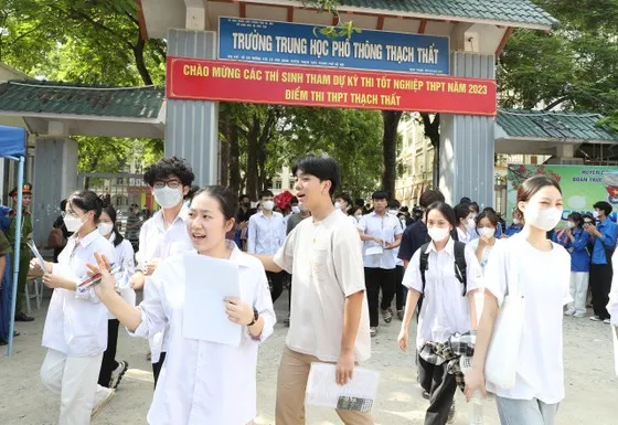 Gợi ý giải đề môn tiếng Anh