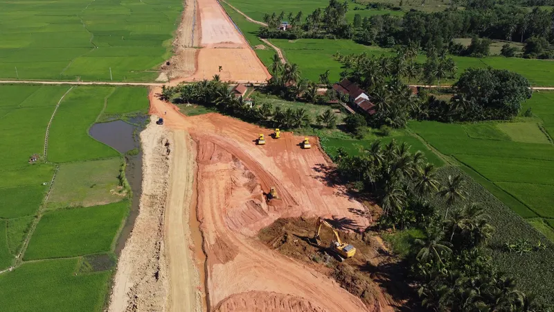 Công trường thi công còn nhiều vướng mắc tại dự án đường cao tốc phía Đông đoạn qua tỉnh Bình Định