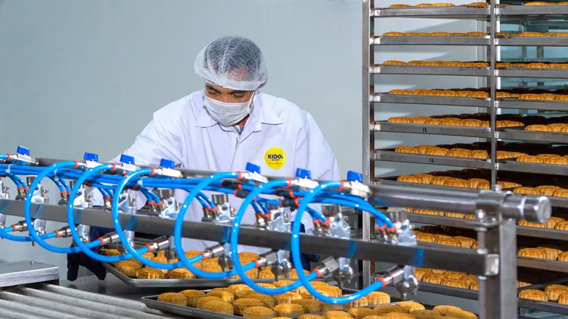 Bánh kẹo nội được người tiêu dùng ưa chuộng