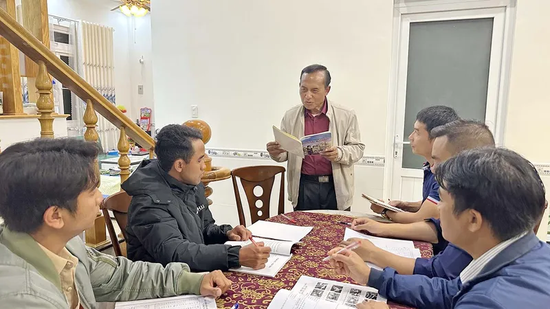 Già làng giữ tiếng K’Ho
