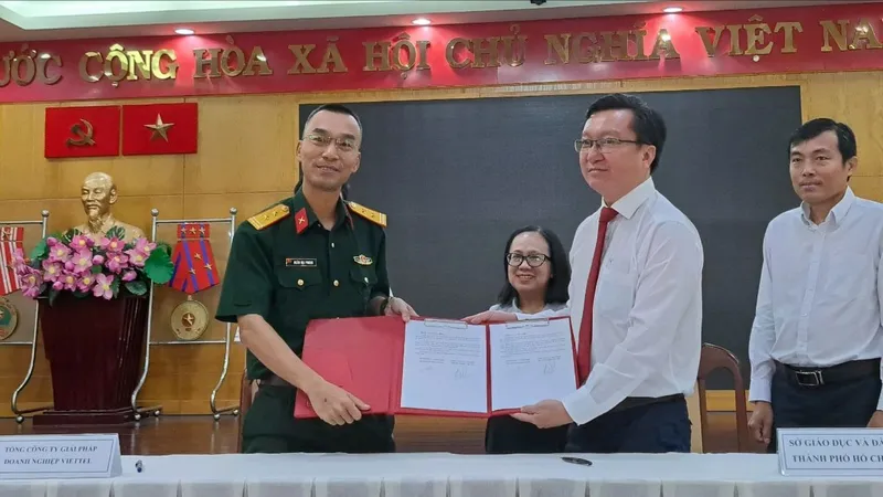 Sở GD-ĐT TPHCM ký kết thỏa thuận hợp tác chuyển đổi số với Viettel 