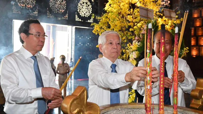 Lãnh đạo Đảng, Nhà nước dâng hoa, dâng hương tại Khu truyền thống cách mạng Sài Gòn - Chợ Lớn - Gia Định