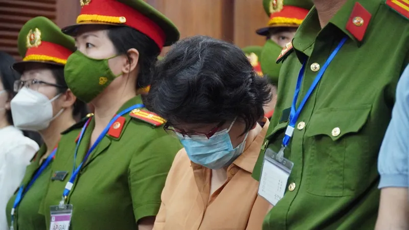 Bị cáo Đỗ Thanh Nhàn (cựu Cục trưởng Cục Thanh tra, giám sát ngân hàng II (Cục II) thuộc Ngân hàng Nhà nước tại tòa. Ảnh: HOÀNG HÙNG