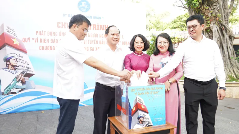 Quận 1 (TPHCM) phát động ủng hộ các quỹ vì biển đảo, vì người nghèo