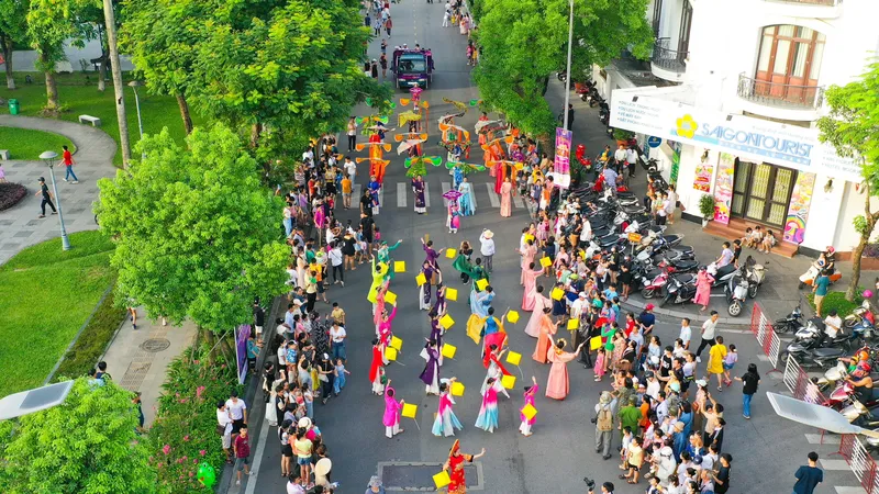 Khai mạc lễ hội đường phố “Sắc màu văn hóa”