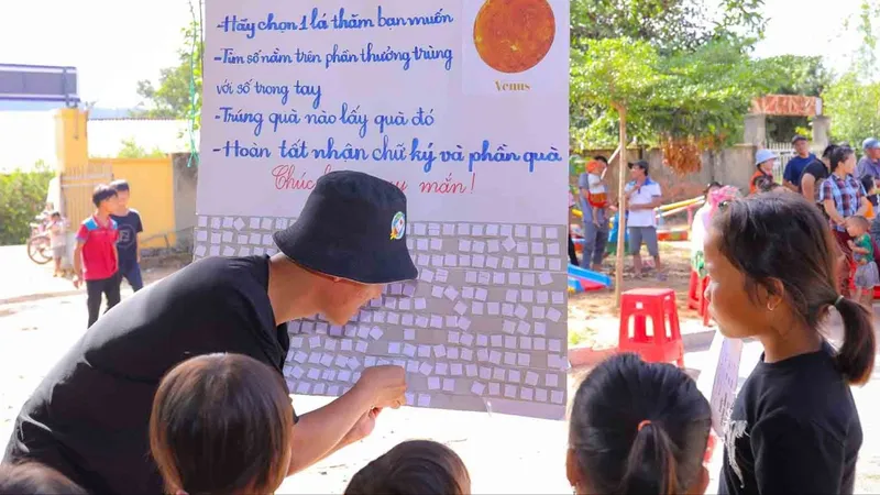 Mang nụ cười đến với trẻ em vùng cao