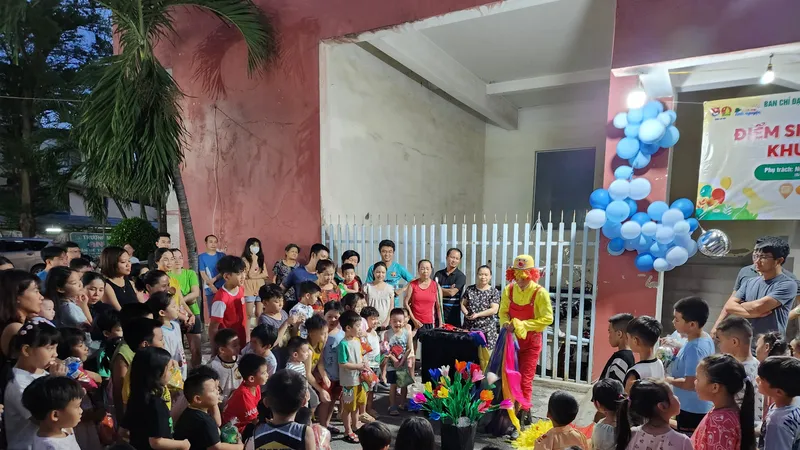Các em nhỏ khu phố 22 (phường 17, quận Gò Vấp) tham gia các hoạt động sinh hoạt hè 