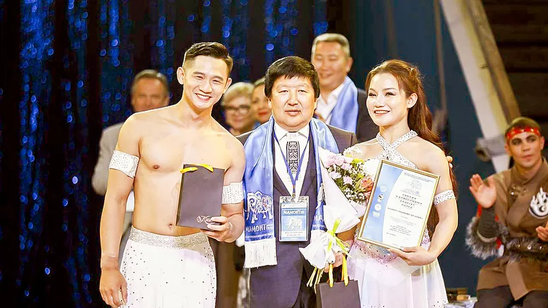 Nghệ sĩ Hiền Phước và Thanh Hoa nhận giải Grand Prix tại cuộc thi xiếc quốc tế vừa diễn ra ở TP Yakutsk, Nga