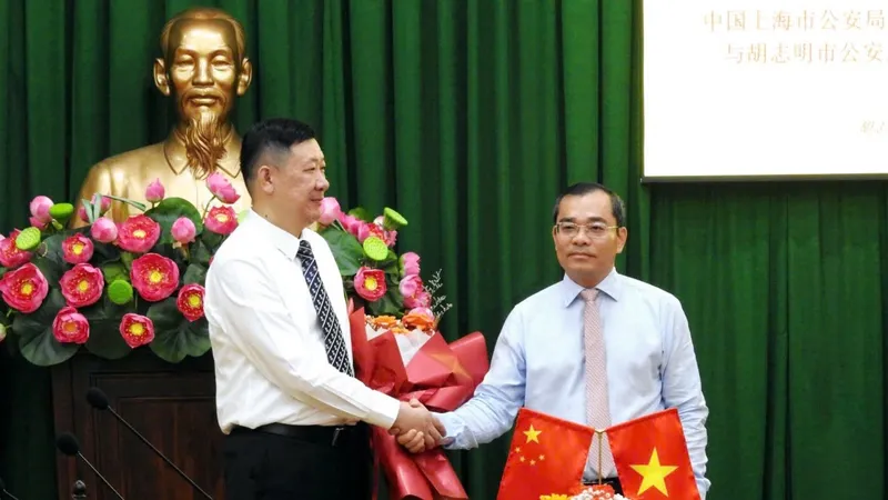Công an TPHCM tiếp, làm việc với đoàn Công an Thượng Hải - Trung Quốc
