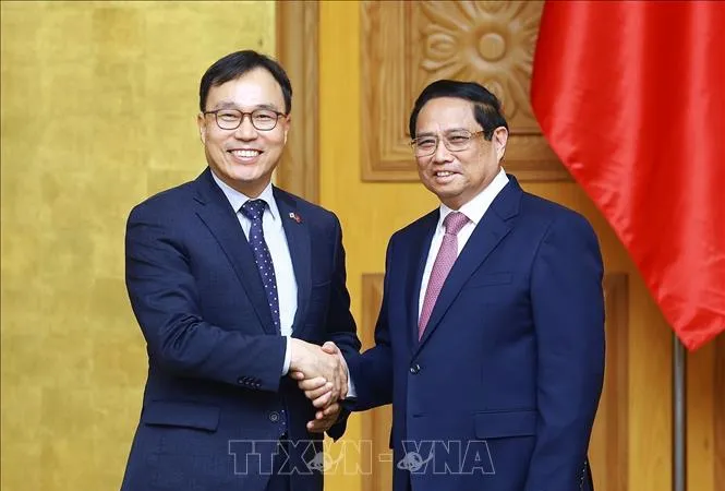 Thủ tướng Phạm Minh Chính tiếp Đại sứ Hàn Quốc tại Việt Nam Choi Young Sam. Ảnh: TTXVN