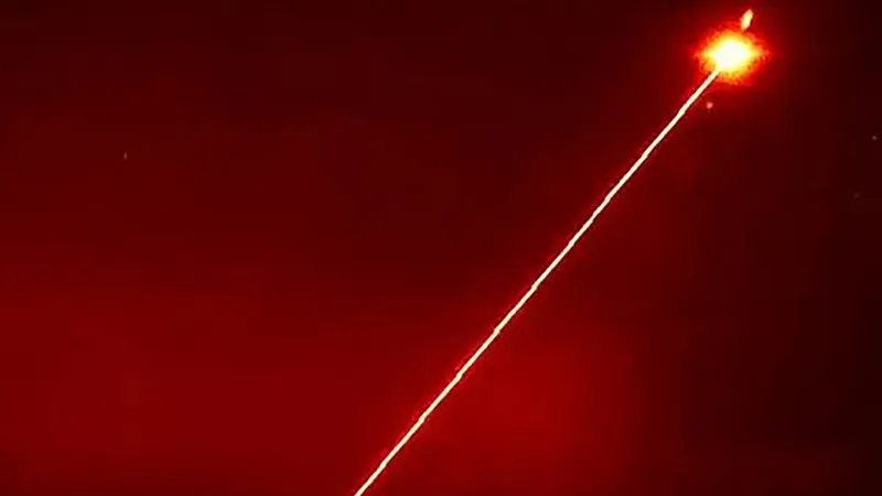 Anh thử nghiệm pháo laser DragonFire, có khả năng bắn hạ drone. Ảnh: Bộ Quốc phòng Anh