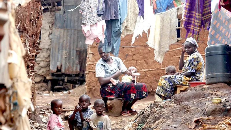 Gánh nặng nợ nước ngoài làm cho tình trạng nghèo đói gia tăng ở Kenya. Ảnh: The Standard 
