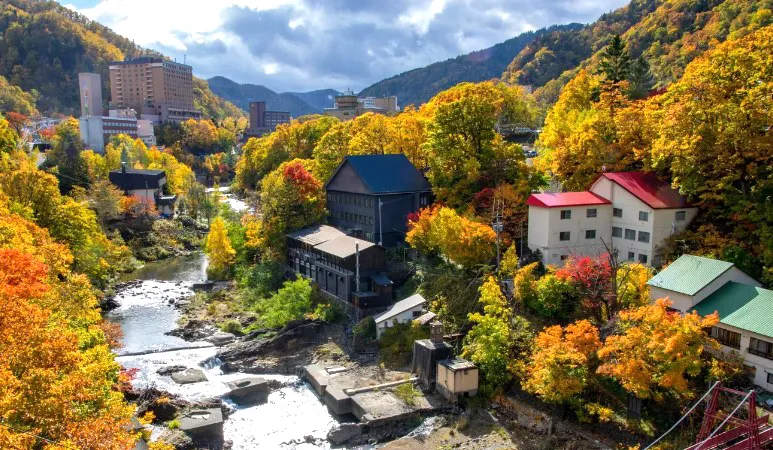 Khu du lịch suối nước nóng Jozankei ở đảo Hokkaido, phía Bắc Nhật Bản