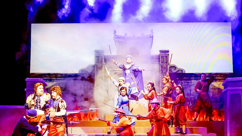 Cảnh trong vở cải lương “Gia Định thành” của Nhà hát Cải lương Trần Hữu Trang tham gia Liên hoan Cải lương toàn quốc năm 2024