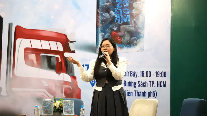 Nhà văn trẻ Thảo Trang giao lưu, chia sẻ với bạn đọc tại Đường sách TPHCM