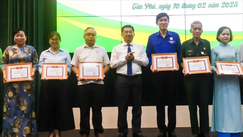 Thi đua, khen thưởng là động lực để thực hiện nhiệm vụ chính trị 