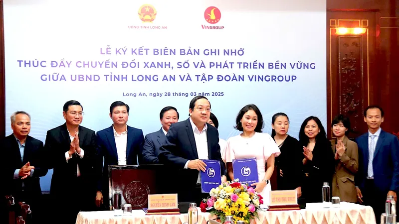 Nghi thức ký kết biên bản ghi nhớ hợp tác toàn diện nhằm thúc đẩy chuyển đổi xanh, chuyển đổi số