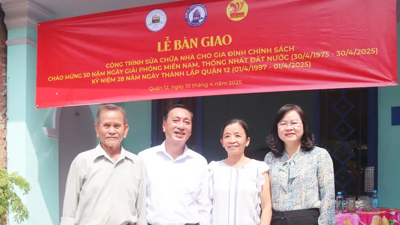 50 năm non sông liền một dải - Bài 7: Viết tiếp câu chuyện nghĩa tình