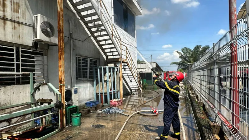 Bình Dương: Dập tắt đám cháy trong KCN Sóng Thần 3
