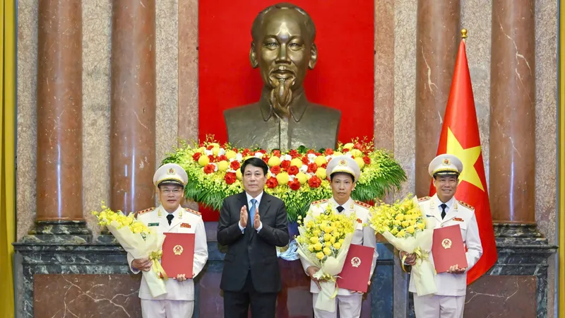 Thăng cấp bậc hàm Thượng tướng cho lãnh đạo Bộ Công an