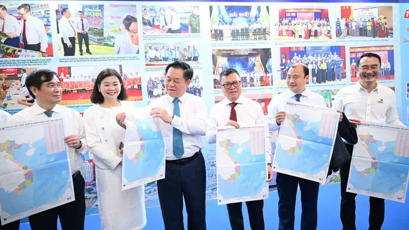 Báo chí phụng sự Tổ quốc và nhân dân