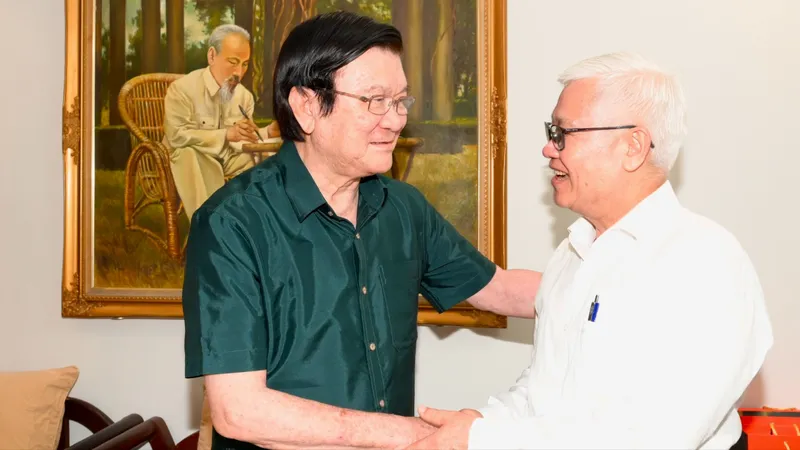 Trưởng Đoàn ĐBQH TPHCM thăm hỏi, tri ân nguyên lãnh đạo Đảng, Nhà nước