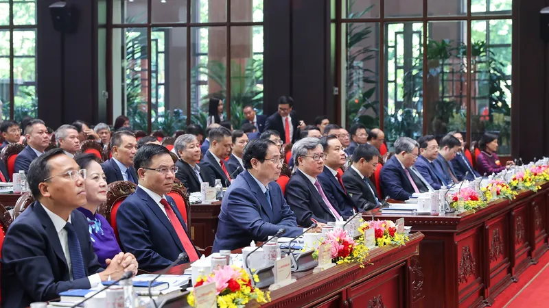 Thủ tướng Chính phủ Phạm Minh Chính và các đại biểu dự Đại hội đại biểu Đảng bộ Tập đoàn Công nghiệp – Năng lượng Quốc gia Việt Nam. Ảnh: VGP 