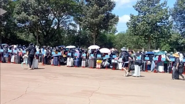 Cơ quan chức năng tỉnh Tây Ninh tiếp nhận các công dân do phía Campuchia bàn giao